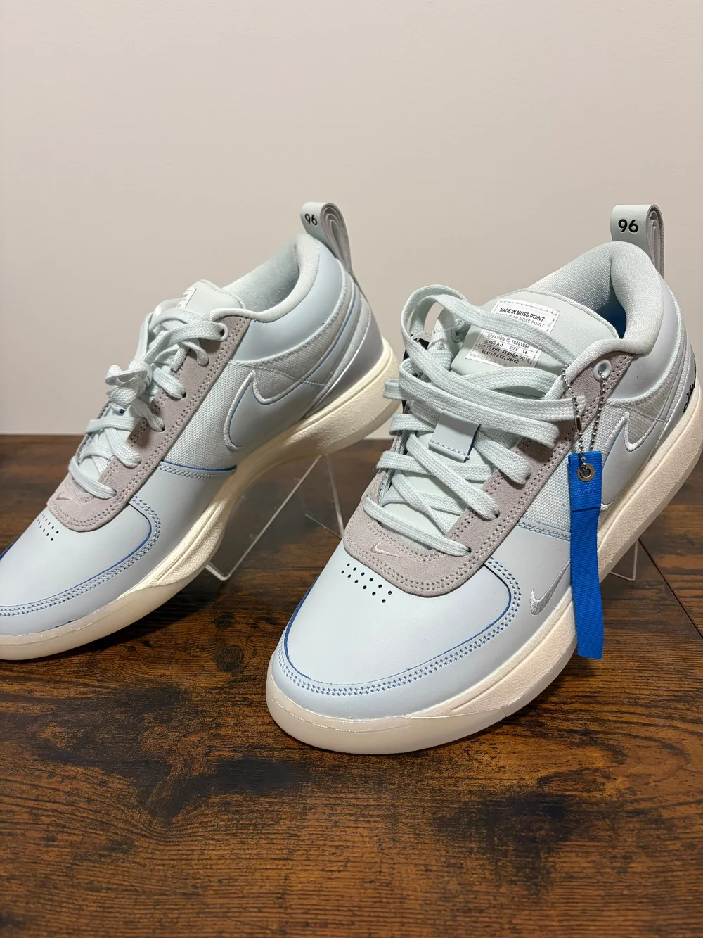 Nike Book 1 